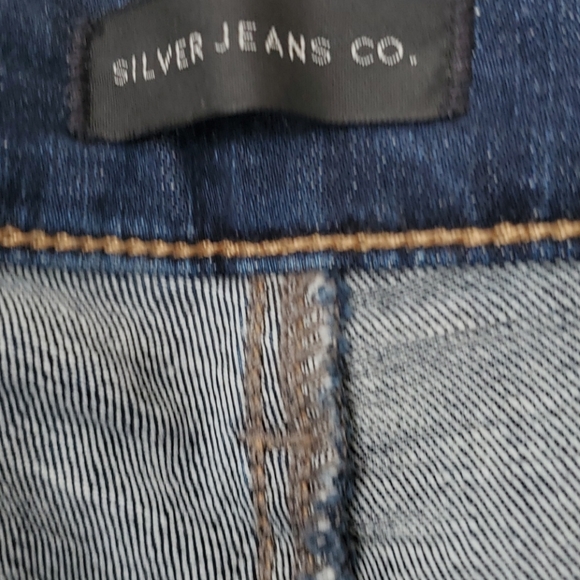 Shorts - Picture 2 of 4